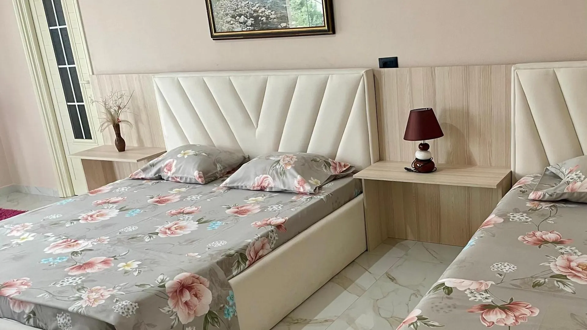 아파트 Vila Briart Durrës 알바니아